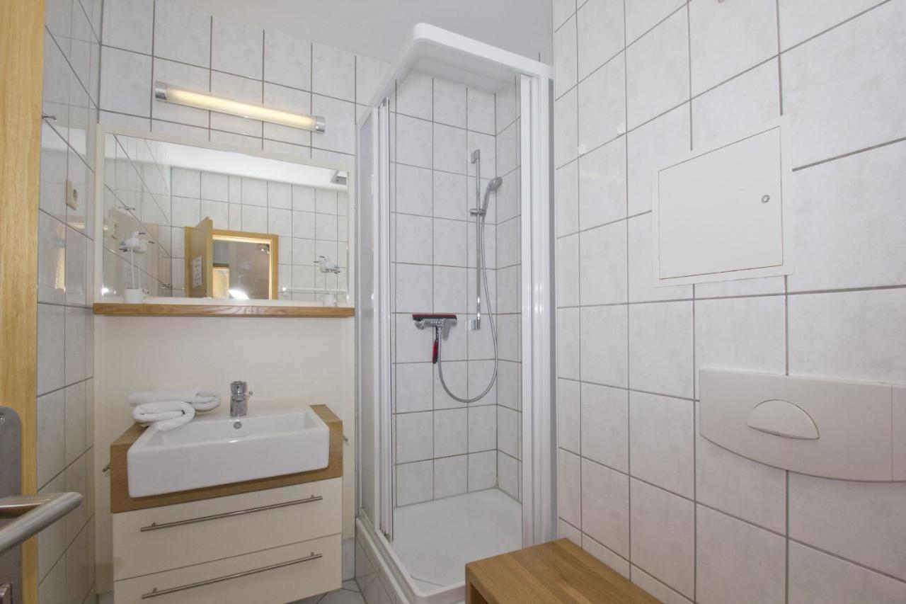 Fewo Mit Meerblick, Gratis Nutzung Vom Ahoi Erlebnisbad Und Sauna In Sellin - Haus Blick Zur See Fewo 06 Goehren  Buitenkant foto